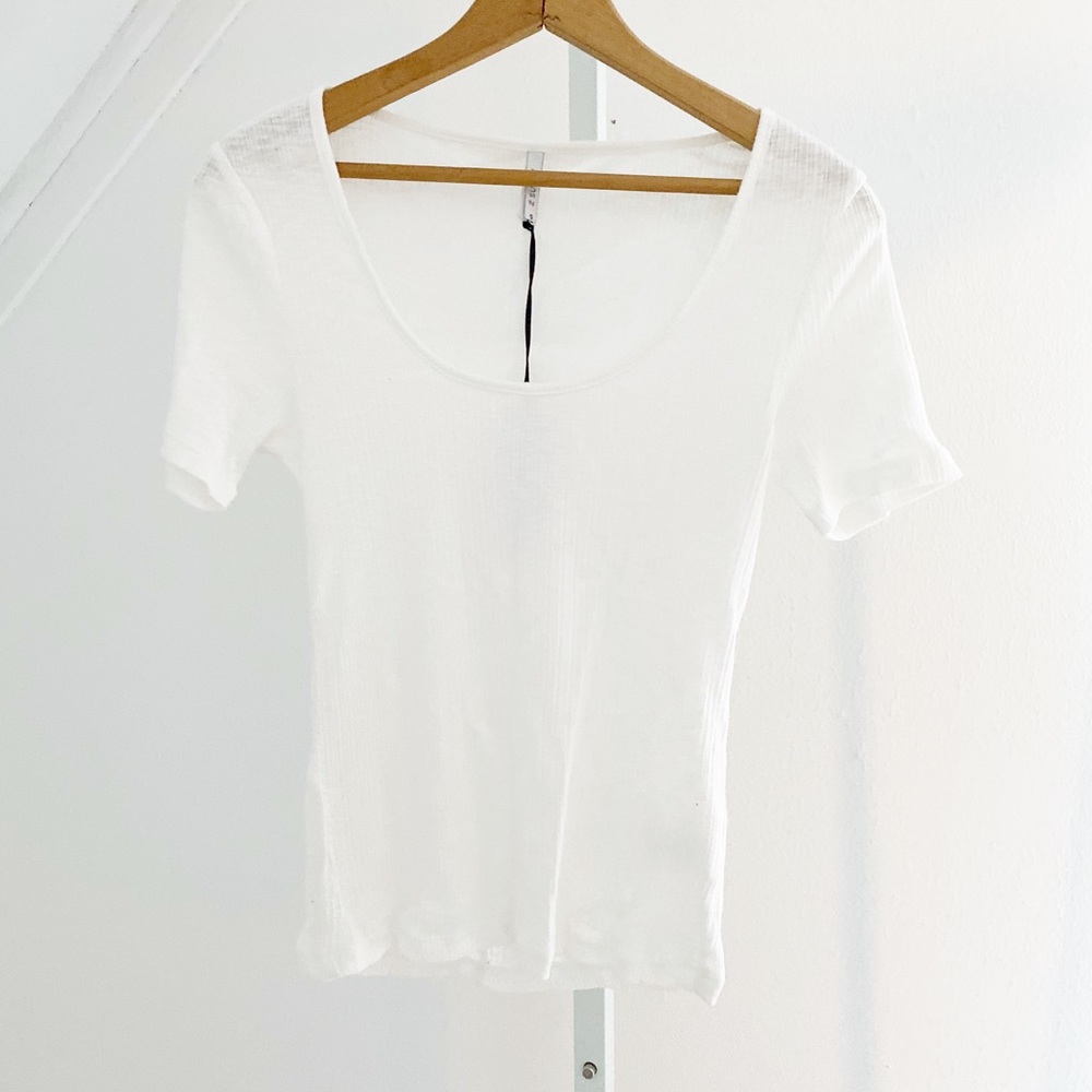 Z Supply White Ribbed Scoopneck Tee - Picture 2 of 4